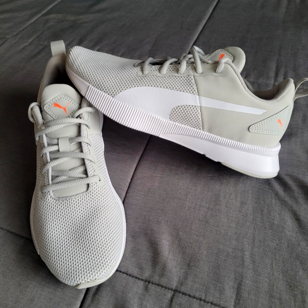 Puma Softfoam athletic shoes, Women's size 9, NWOT